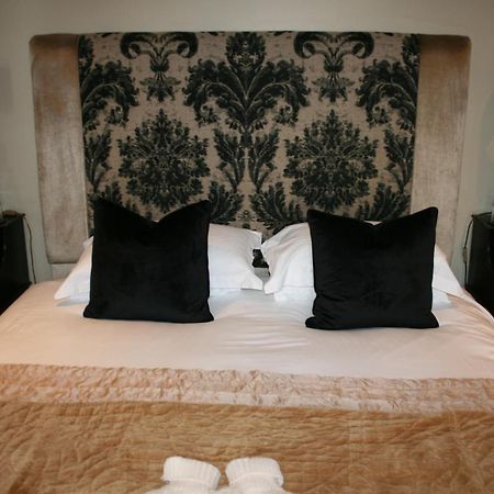 Hotel The New White Lion Llandovery Exterior foto